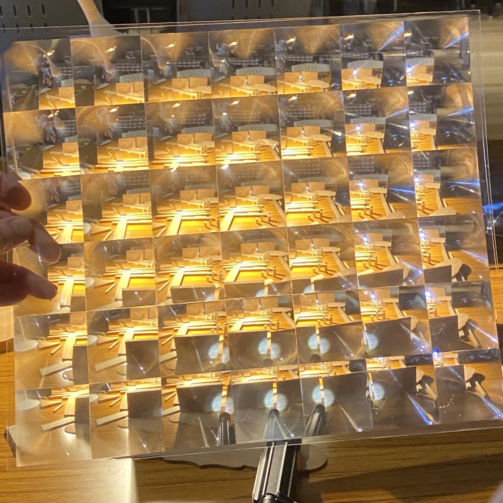 フレンネルレンズ（凹レンズ）